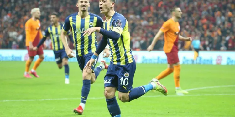 Fenerbahçe’de Mesut Özil bilmecesi