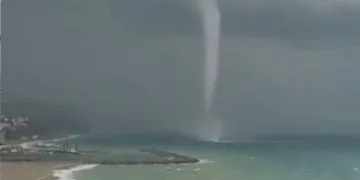 Devasa hortum korkuttu