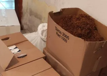 Kaçak tütün deposuna baskın: 3 gözaltı