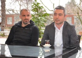 Bursaspor’da teknik direktör belirsizliği sürüyor