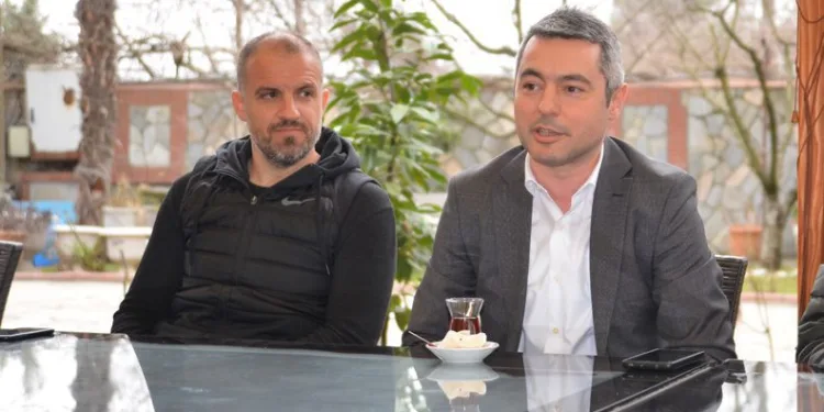 Bursaspor’da teknik direktör belirsizliği sürüyor