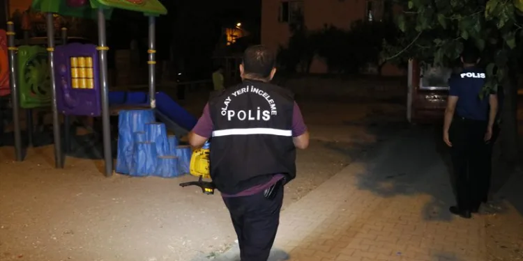 Çocuk parkında silahlı çatışma