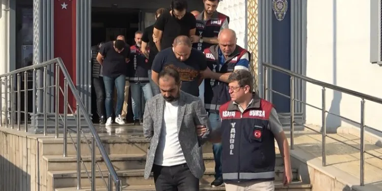Organize suç çetesinin üyeleri adliyeye sevk edildi