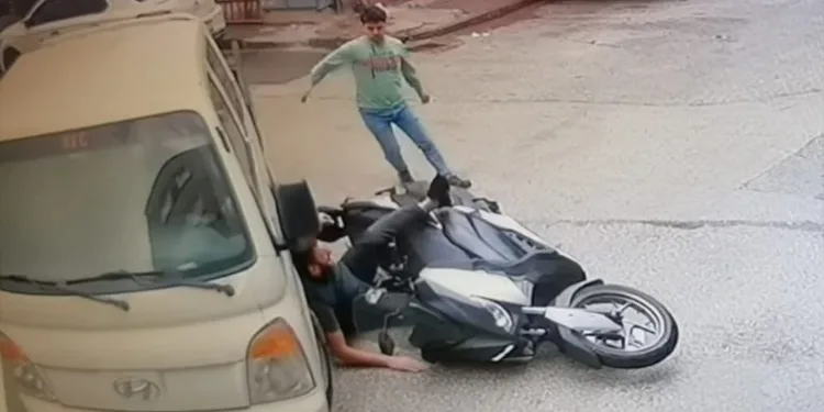 Bursa’da kamyonet ile motosiklet çarpıştı