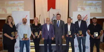 Spor Şenlikleri’nde görev alanlara teşekkür plaketi