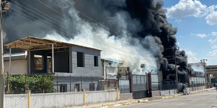 Diyarbakır’da fabrika yangını: Yaralılar var