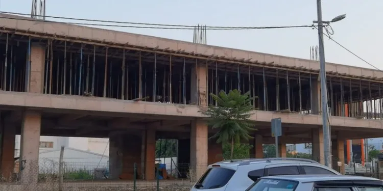 Bursa’da inşaattan düşen işçi yaralandı