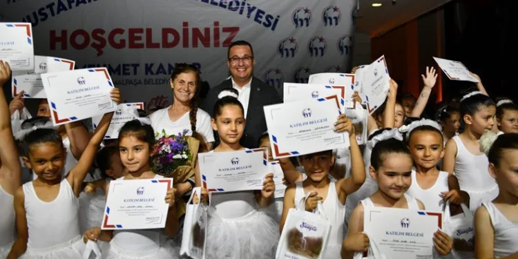 Mustafakemalpaşa’da miniklerin sertifika heyecanı