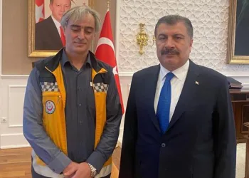 Eylem yapan ambulans şoförüyle görüştü