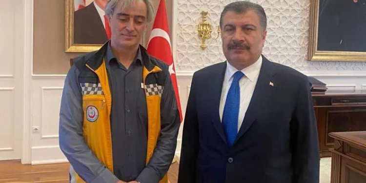 Eylem yapan ambulans şoförüyle görüştü