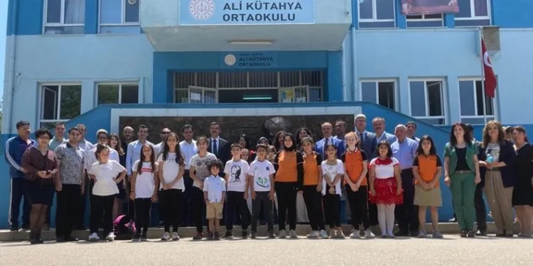 Bursa’da şehit olan memurun adına kütüphane açıldı