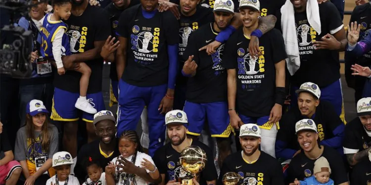 NBA’de şampiyon Golden State Warriors