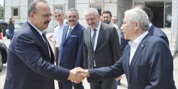 Bursa Valisi Canbolat muhtarları dinledi