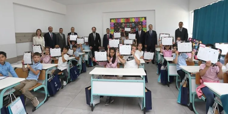 Bursa’da okullarda karne coşkusu