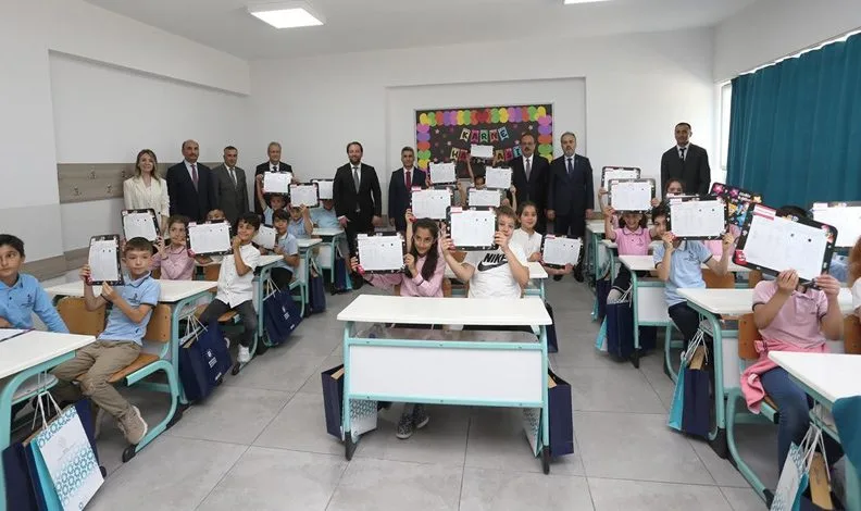 Bursa’da okullarda karne coşkusu