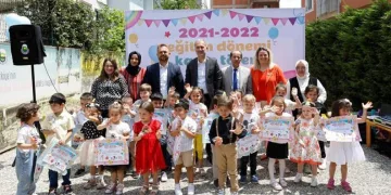 Beşinci Mevsim Kreşi’nde minikler karnelerini aldı