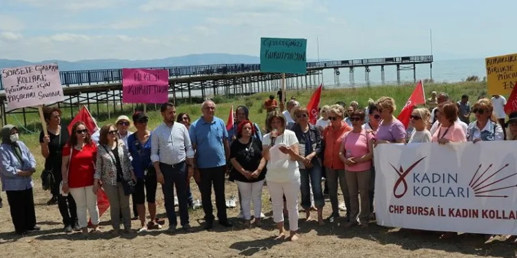 Bursa’da  CHP’li kadınlar İznik Gölü için toplandı