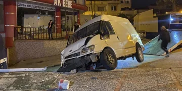 Bursa’da zincirleme kaza: 4 kişi yaralandı