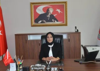 Türkiye’nin ilk başörtülü başsavcısı oldu