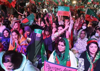 Pakistan’da yüksek enflasyon protestosu