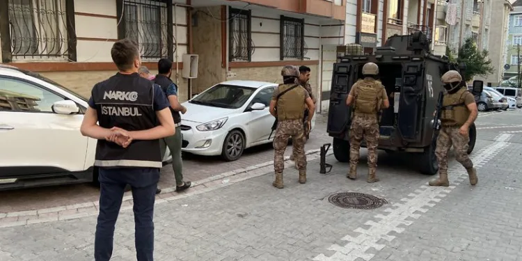 İstanbul’da helikopter destekli uyuşturucu operasyonu