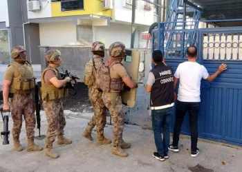 Zehir tacirlerine şafak baskını
