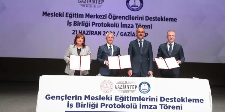 Mesleki eğitim öğrencilerine 250 milyon TL’lik destek