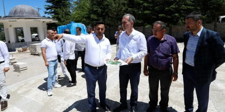 Turgut Alp Türbesi’nin restorasyon çalışmaları sürüyor