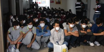 Kocaeli’de 136 düzensiz göçmen ülkesine gönderildi