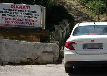Uludağ yolunda navigasyon uçuruma sürüklüyor