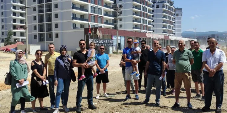 Bursa’da aynı daireleri 2 kişiye satmışlar