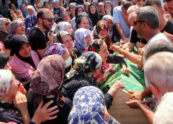 Helikopter kazasında ölen Serhat Kenar’ın ailesi gözyaşlarına boğuldu