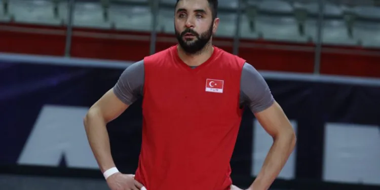 Bursa Büyükşehir Belediyespor Metin Toy’u transfer etti