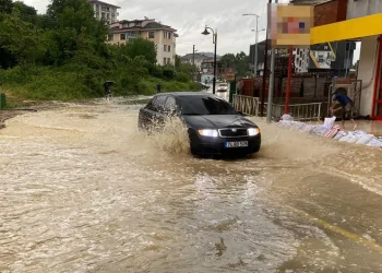 Bartın’da sele karşı çuvallarla önlem