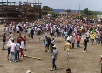 Boğa güreşi festivalinde tribün çöktü