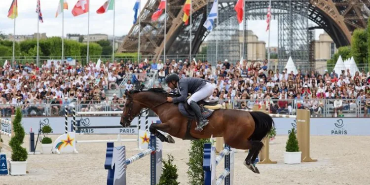 Milli binici Ömer Karaevli’den altın madalya
