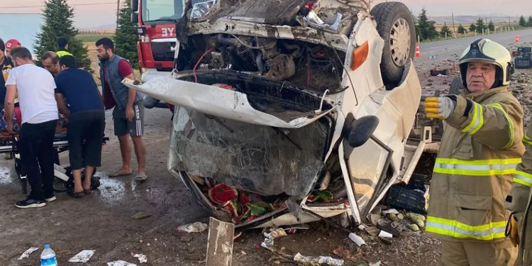 Balıkesir’de otomobil takla attı: 4 yaralı