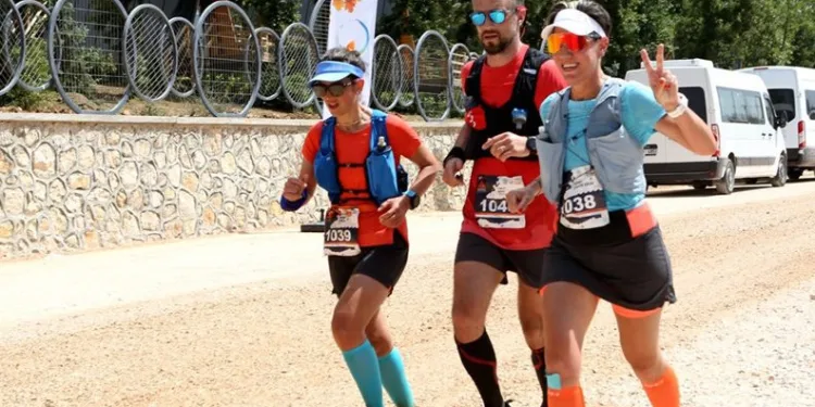 Dağyenice Ultra Trail’de 1500 sporcu ter döktü