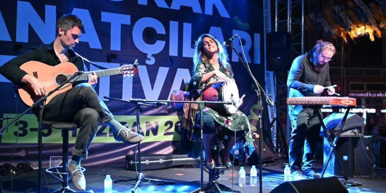 Bursa’da sokak sanatçıları festivalinde final