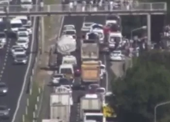 Otomobilin durağa daldığı kazada ölü sayısı 3’e yükseldi