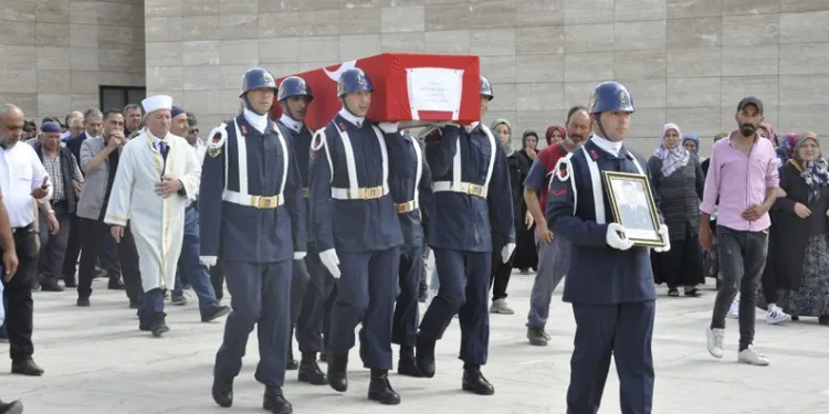 Cinayete kurban giden uzman çavuş son yolculuğuna uğurlandı
