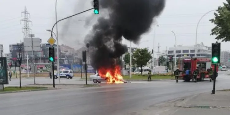 Bursa’da ışıklarda beklerken alev topuna döndü