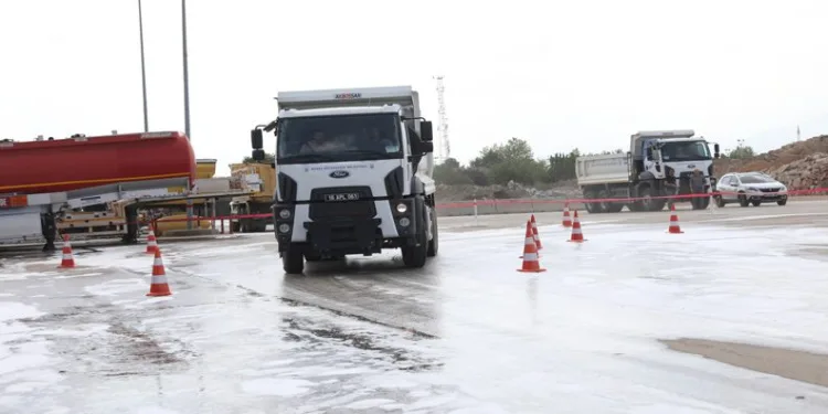 Bursa’da şoförlere güvenli sürüş eğitimi