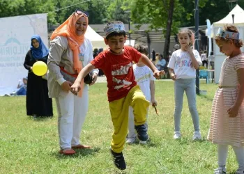 Yıldırımlı minikler oyun şenliğinde buluştu