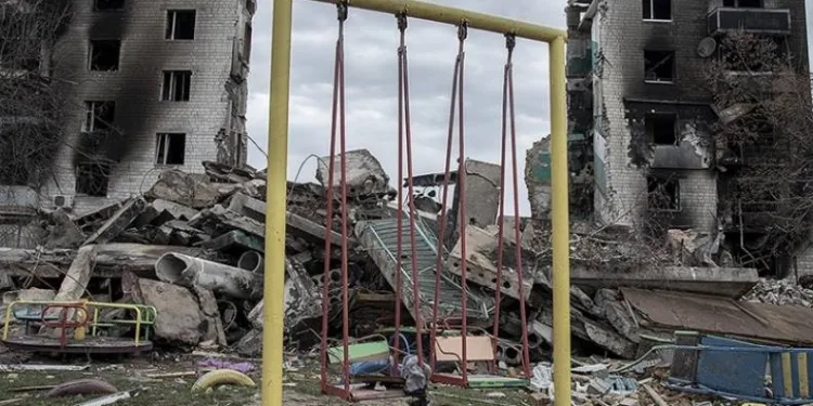 Rusya’nın Ukrayna’ya saldırılarında 243 çocuk öldü