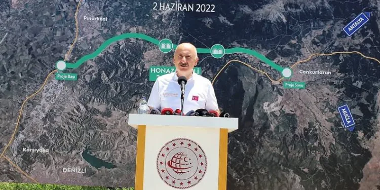 Bakan Karaismailoğlu: ”Dünya ticaretine hükmetmemiz an meselesi”
