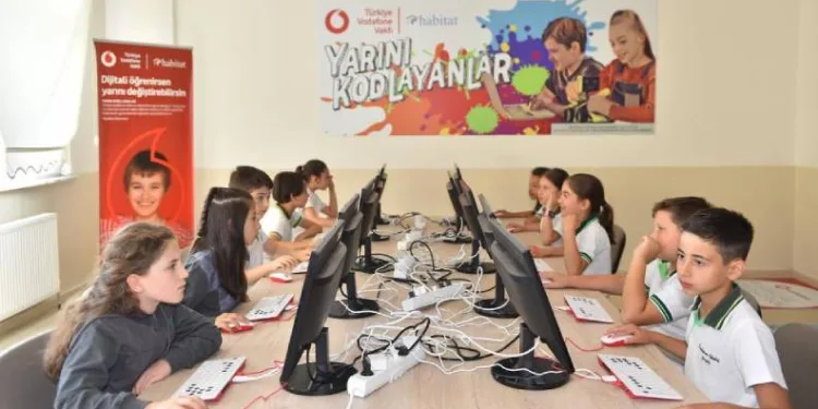 Bursa’da elektronik atıklar kodlama sınıfına dönüştü