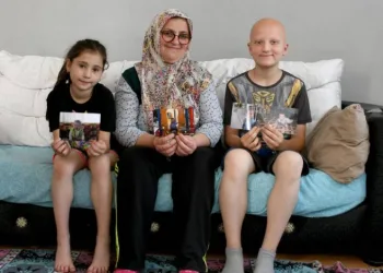 11 yıldan beri saçları çıkmıyor