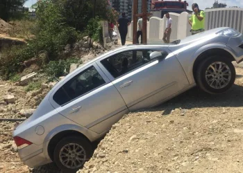 Sürekli kaza yapmasını gülerek anlattı