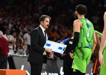 TOFAŞ Basketbol Takımı Başantrenör’ü Ahmet Çakı ile yollar ayrıldı